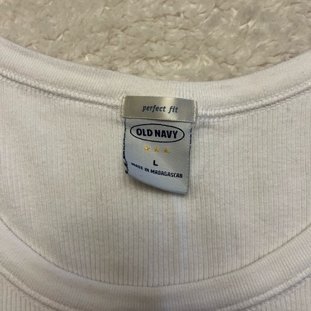 Old Navy Perfect Fit Tank Top - Picture 2 of 5